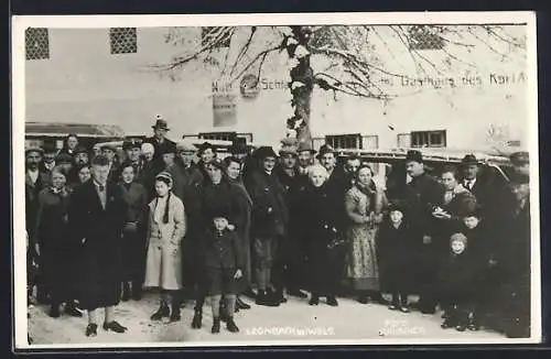 AK Sipbachzell-Leombach, Menschengruppe vor einem Gasthaus