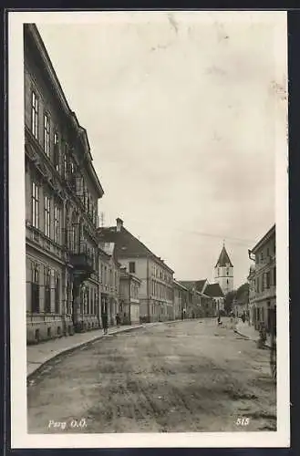 AK Perg, Strassenpartie mit Blick zur Kirche