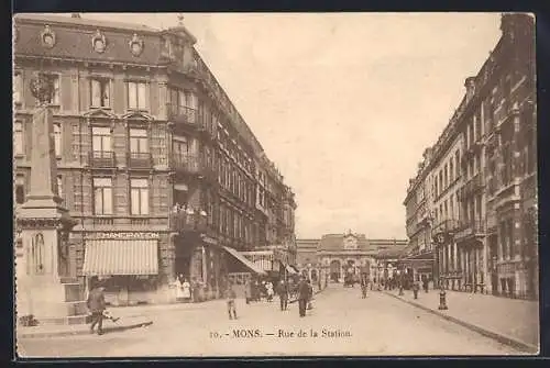 AK Mons, Rue de la Station, Strassenpartie