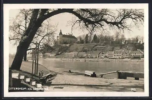 AK Ottensheim a. d. Donau, Uferpartie mit Schloss