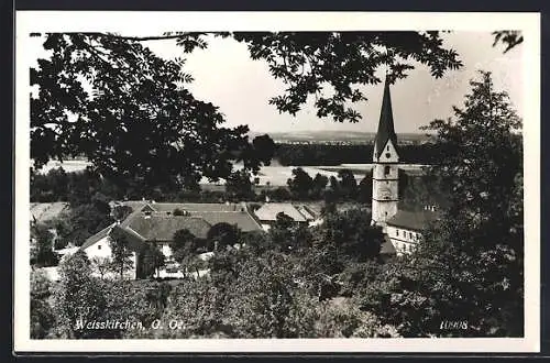 AK Weisskirchen /O. Oe., Ortspartie mit Kirche