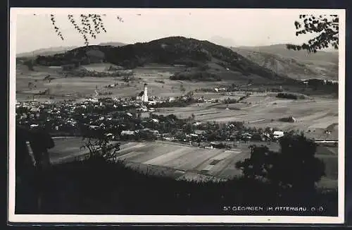 AK St. Georgen im Attergau, Teilansicht mit Kirche