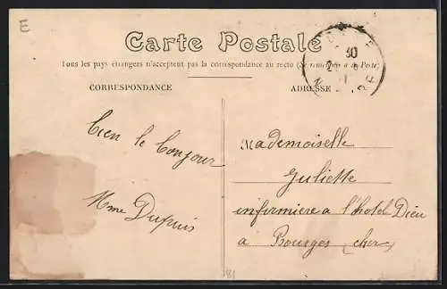AK Savigny-en-Sancerre, Rue de la Poste avec habitants et maisons d`époque