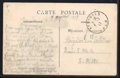 AK Nérondes, Grande Rue animée avec habitants et commerces