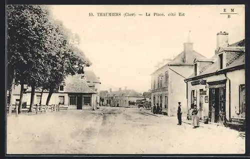 AK Thaumiers, La Place, côté Est