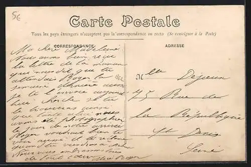 AK Mehun-sur-Yèvre, Rue Jeanne d`Arc et le Bureau de Poste