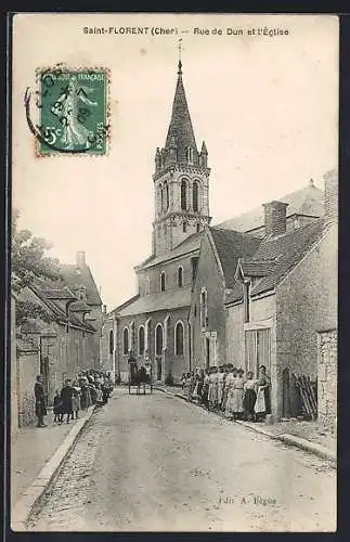AK Saint-Florent, Rue de Dun et l`église avec des habitants sur la rue