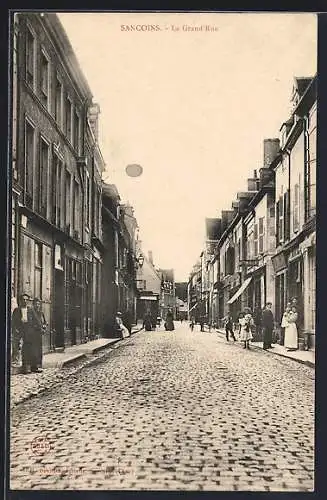 AK Sancoins, La Grand`Rue avec passants et boutiques animées