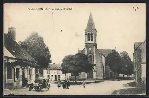 AK Villabon, Place de l`Église avec voiture et passants