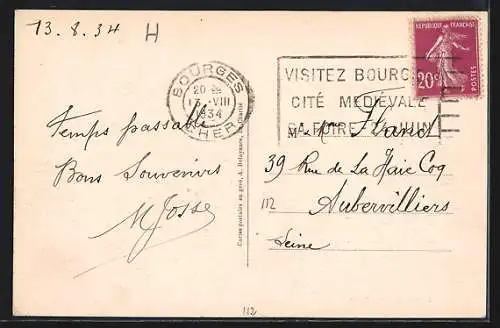 AK Villabon, Grande Rue sur Bourges avec vue sur l`église et les bâtiments adjacents