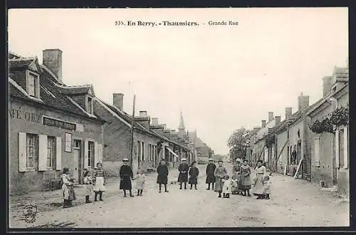 AK Thaumiers, Grande Rue avec enfants dans la rue principale