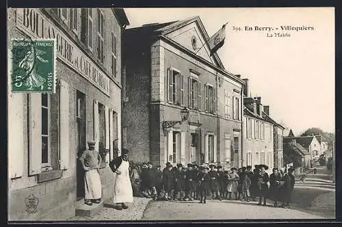 AK Villequiers, La Mairie et groupe d`enfants devant la boulangerie