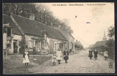 AK Sens-Beaujeu, Route de la Chapelotte avec enfants jouant dans la rue