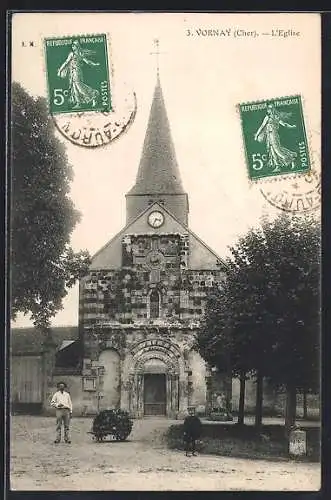 AK Vornay, L`Église avec facade romane et arbres voisins