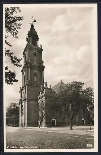 AK Potsdam, Garnisonkirche mit Strassenpartie