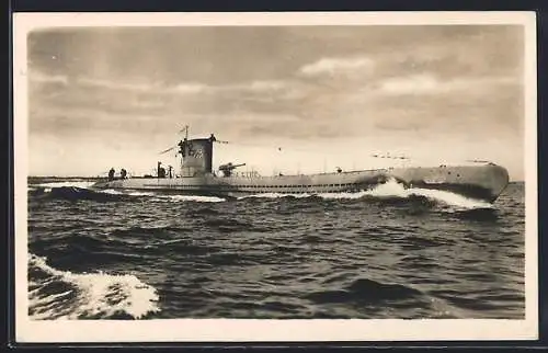 AK U-Boot U29 in voller Fahrt, Bemannte Brücke