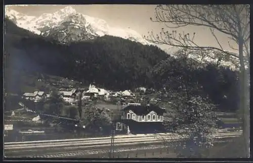 AK Werfen, Ortsansicht mit dem Bahnhof