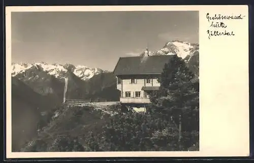 AK Gschösswandhütte /Zillertal, Gebäude mit Bergpanorama