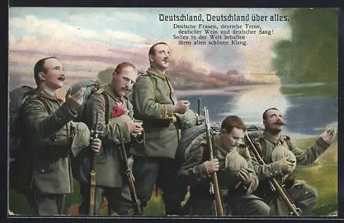 Foto-AK Kriegsausmarsch, deutsche Soldaten mit Gewehr singen Nationalhymne