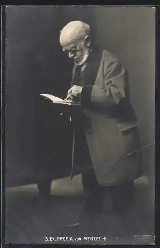 AK Prof. A. von Menzel, Portrait des Malers mit Buch