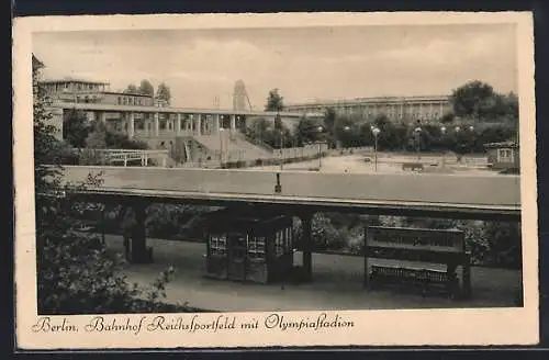 AK Berlin-Charlottenburg, S-Bahnhof Reichssportfeld mit Olympiastadion