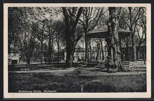 AK Rheinsberg /Mark, Marktplatz mit Café