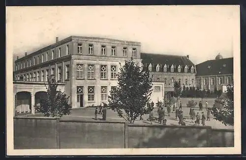 AK Marche-en-Famenne, Collège Saint-Francois, Cour de Récréation
