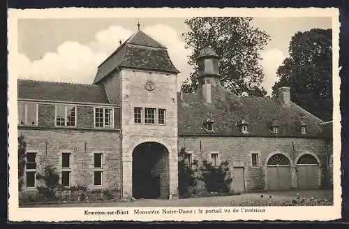 AK Ermeton-sur-Biert, Monastère Notre-Dame, Le portail vu de l`intérieur
