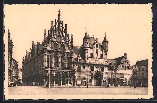 AK Malines, Hôtel de Ville et anciennes Halles aux Draps