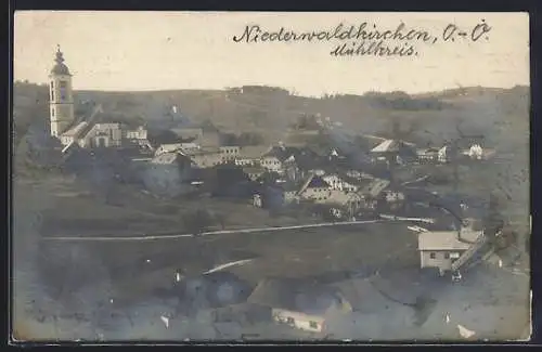 AK Niederwaldkirchen /Mühlkreis, Gesamtansicht mit Strasse aus der Vogelschau