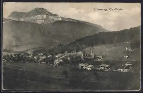 AK Oberwang, Gesamtansicht mit Bergspitze aus der Vogelschau