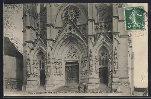 AK Châteauneuf-sur-Cher, Grand Portail de la Basilique de N.-D. des enfants