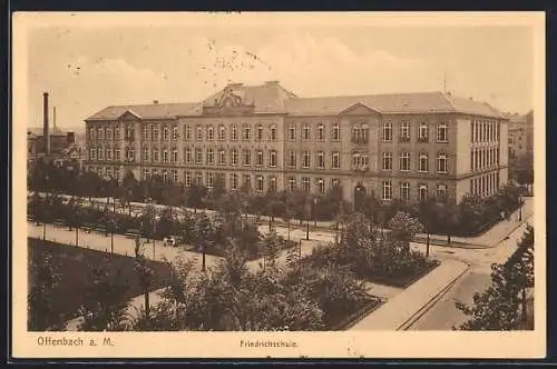 AK Offenbach a. M., Friedrichschule mit Strasse und Park aus der Vogelschau