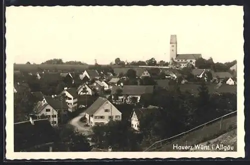 AK Hauerz /Württ., Ortsansicht mit der Kirche im Hintergrund