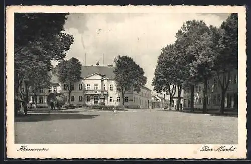 AK Kremmen, Partie am Marktplatz, mit Denkmal