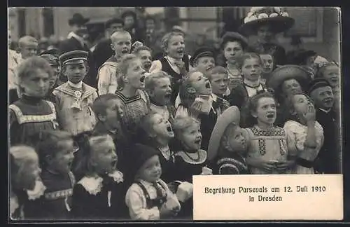 AK Dresden, Erstaunte Kinder bei der Begrüssung des Zeppelins Parseval 1910