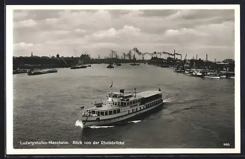 AK Ludwigshafen-Mannheim / Rhein, Blick von der Rheinbrücke, Dampfer Beethoven