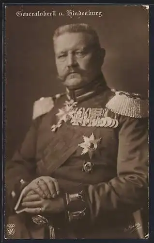 AK Paul von Hindenburg in Uniform mit Orden