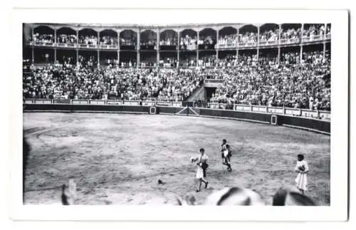 17 Fotografien Ansicht Madrid, Stierkamf Arena, Las Ventas, Torero, Stier