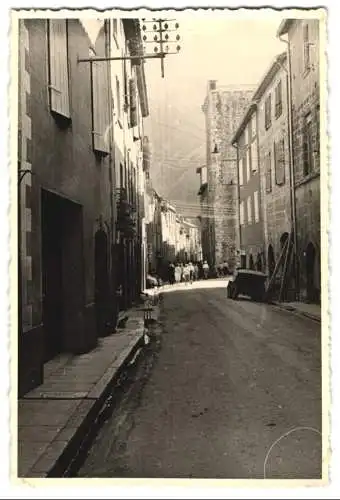 4 Fotografien Ansicht Vernet-les-Bains, Strassenpartie mit Jeep und Ente, Villefranche-de-Conflent, Saleses