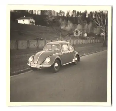 3 Fotografien Auto, VW-Käfer Kennzeichen M:DC 267, in Arzbach und Siegen, 1958