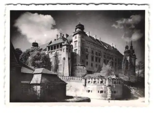 24 Fotografien Ansicht Krakau, Strassenbahn Linie 1, Strassenpartie, Schloss, Marktplatz, Rathaus