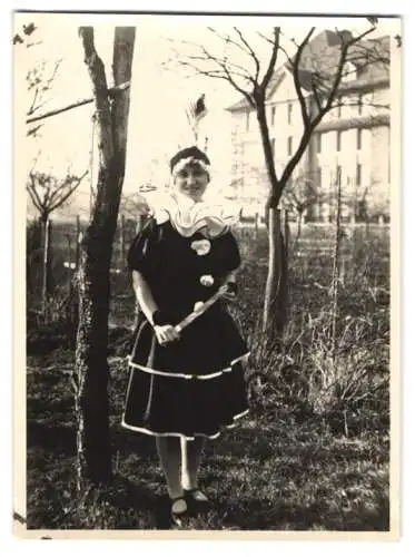 2 Fotografien Fasching / Karneval, Mutter & Knaben als Harlekin verkleidet - kostümiert