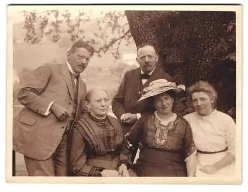 4 Fotografien unbekannter Fotograf, Ansicht Tamm, Dr. Eduard Martz Mitbegründer der Marabuwerke GmbH