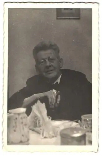 4 Fotografien unbekannter Fotograf, Ansicht Tamm, Dr. Eduard Martz Mitbegründer der Marabuwerke GmbH