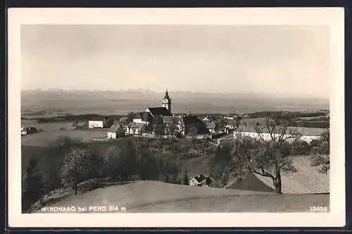 AK Windhaag bei Perg, Gesamtansicht mit Fernblick von einem Berg aus