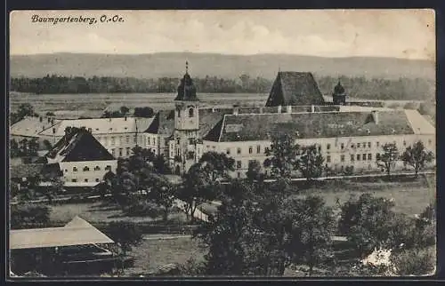 AK Baumgartenberg, Ortsansicht mit Turmgebäude aus der Vogelschau