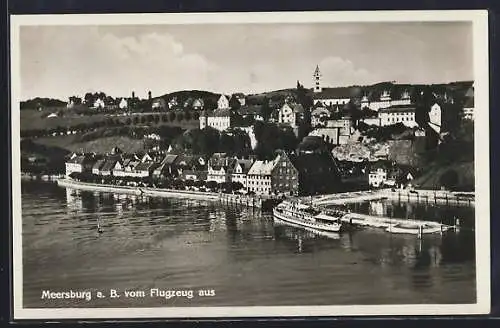 AK Meersburg, Totalansicht mit Kirche und Passagierdampfer