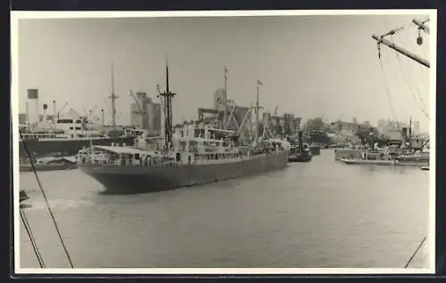 AK Handelsschiff MV Pedro Christophersen im Hafen