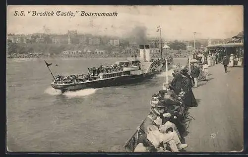 AK Bournemouth, Passagierschiff SS Brodick Castle bei der Ausfahrt